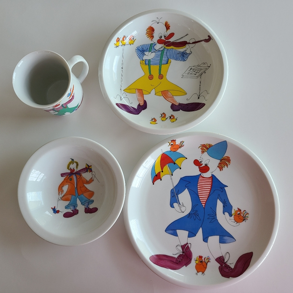 SPAL PORCILINAS Vintage Clown Plates Bowls Coffee Cup RARE Full Set Portugal